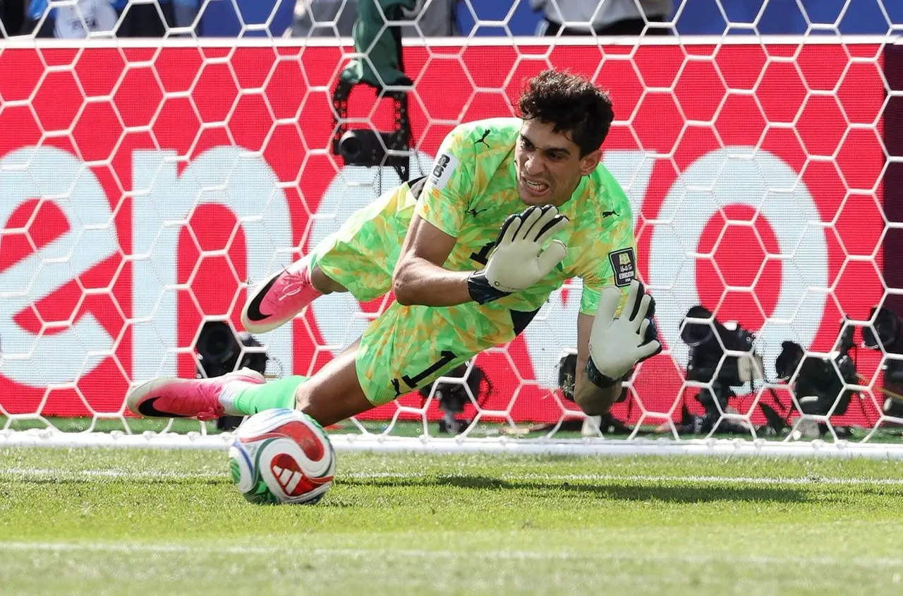 Fenerbahçe'de kaleci operasyonu: Ederson giderse alternatifi hazır! Sosyal medyadan takibe aldı
