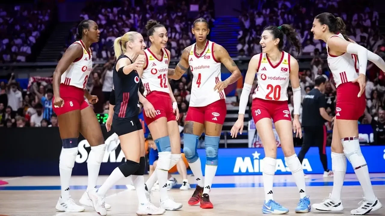 Filenin Sultanları Japonya’yı evinde devirdi: VNL’de 8. zafer!