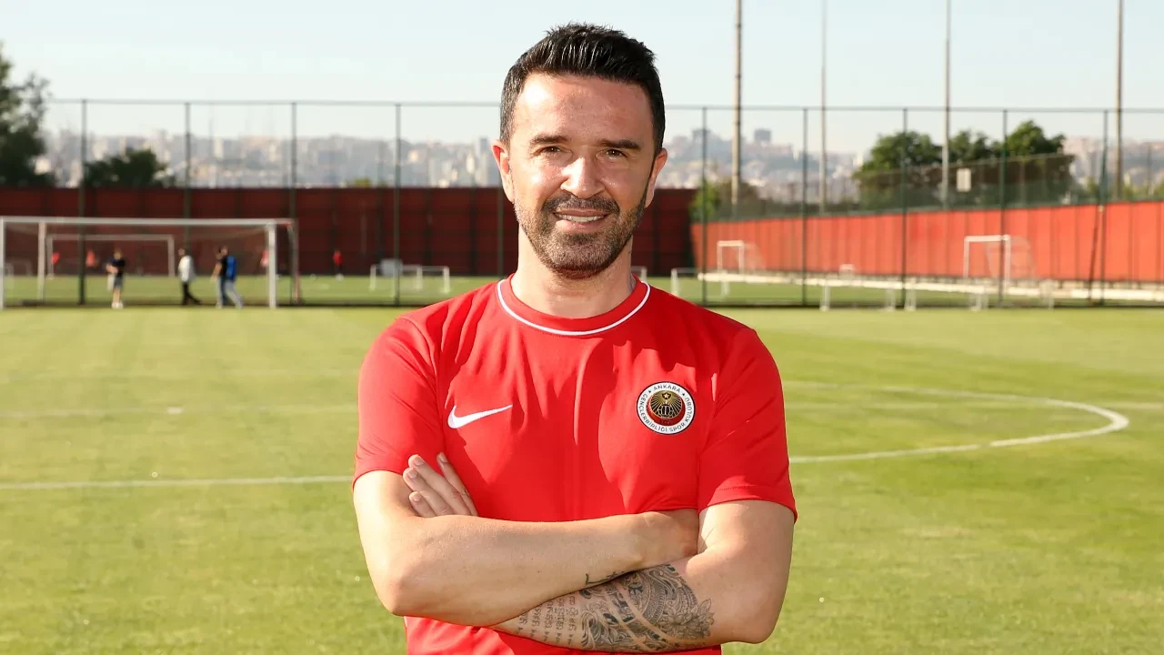 Gökhan Gönül'ün yeni takımı belli oldu! Gençlerbirliği'nde yardımcı antrenörlük görevine getirildi