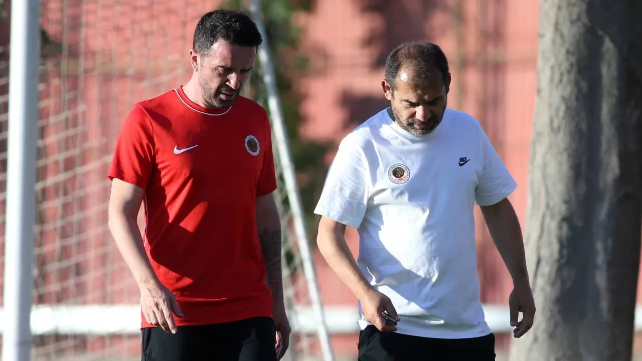 Gökhan Gönül'ün yeni takımı belli oldu! Gençlerbirliği'nde yardımcı antrenörlük görevine getirildi