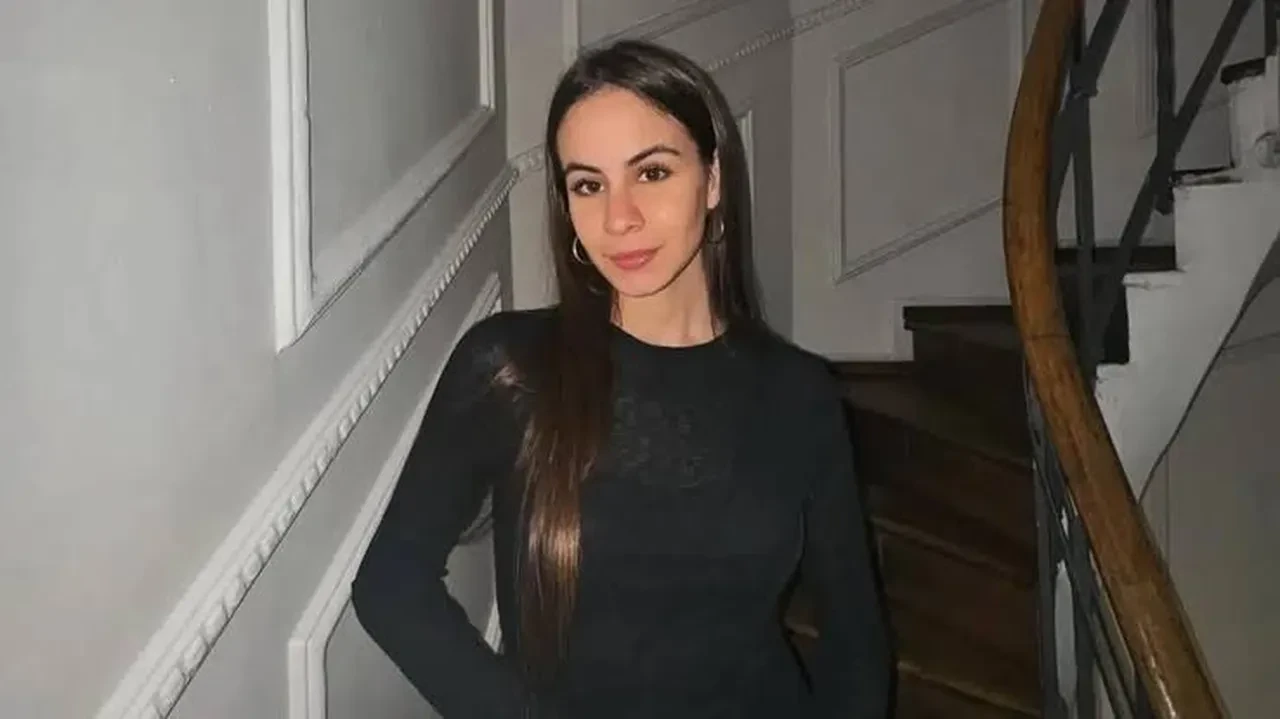 Naz Sayıner ile Erdem Şanlı tatilde görüntülendi! Sette başlayan aşk Çeşme'de ortaya çıktı