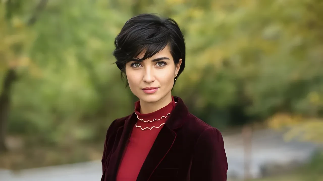 Tuba Büyüküstün'den çok konuşulacak açıklama: "Saçlar sinir sistemimizin uzantısı"