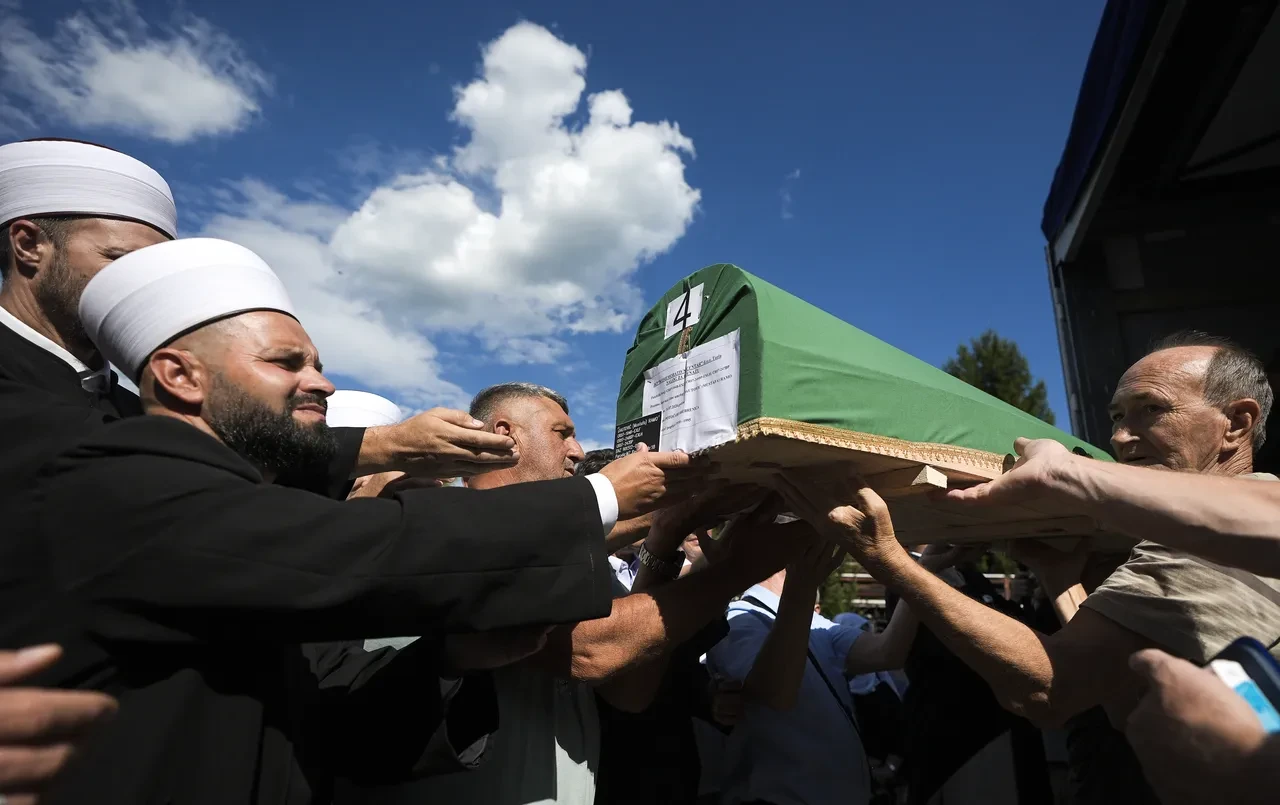 Tüm dünyanın gözü önünde yaşandı! Srebrenitsa Soykırımı’nın üzerinden 31 yıl geçti: Binlerce şehit anılıyor