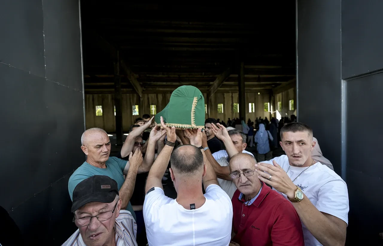 Tüm dünyanın gözü önünde yaşandı! Srebrenitsa Soykırımı’nın üzerinden 31 yıl geçti: Binlerce şehit anılıyor
