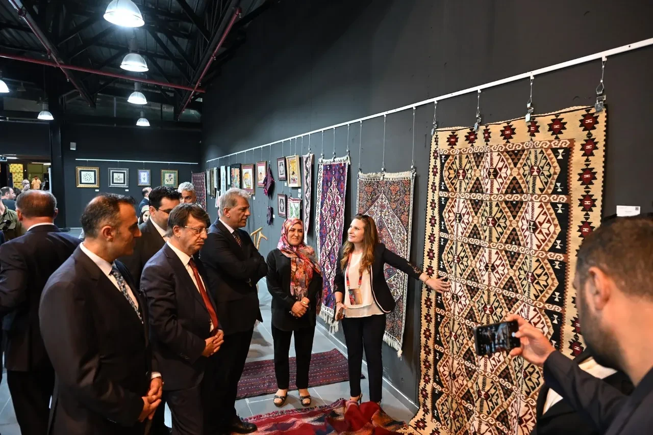 Van’da dokuz gün sürecek kültür, sanat ve lezzet şöleni başladı
