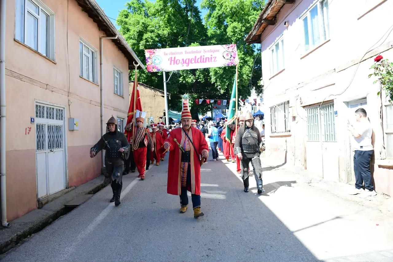 23 Nisan'a rakip çıktı: Bursa'da bu köyde yönetimi bir günlüğüne kadınlara devrettiler