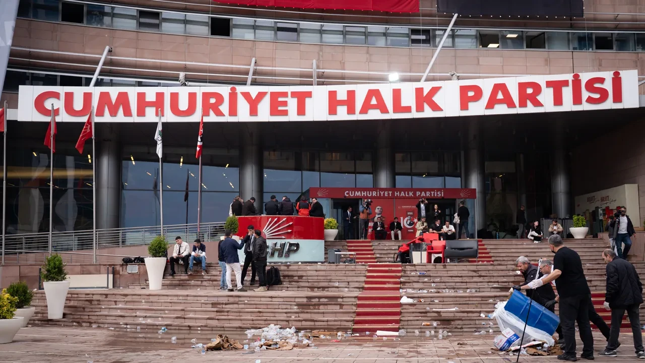 CHP'de Özgür Özel'in grup başkanlığı bitiyor! Mehmet Faraç, yerine geçecek ismi duyurdu