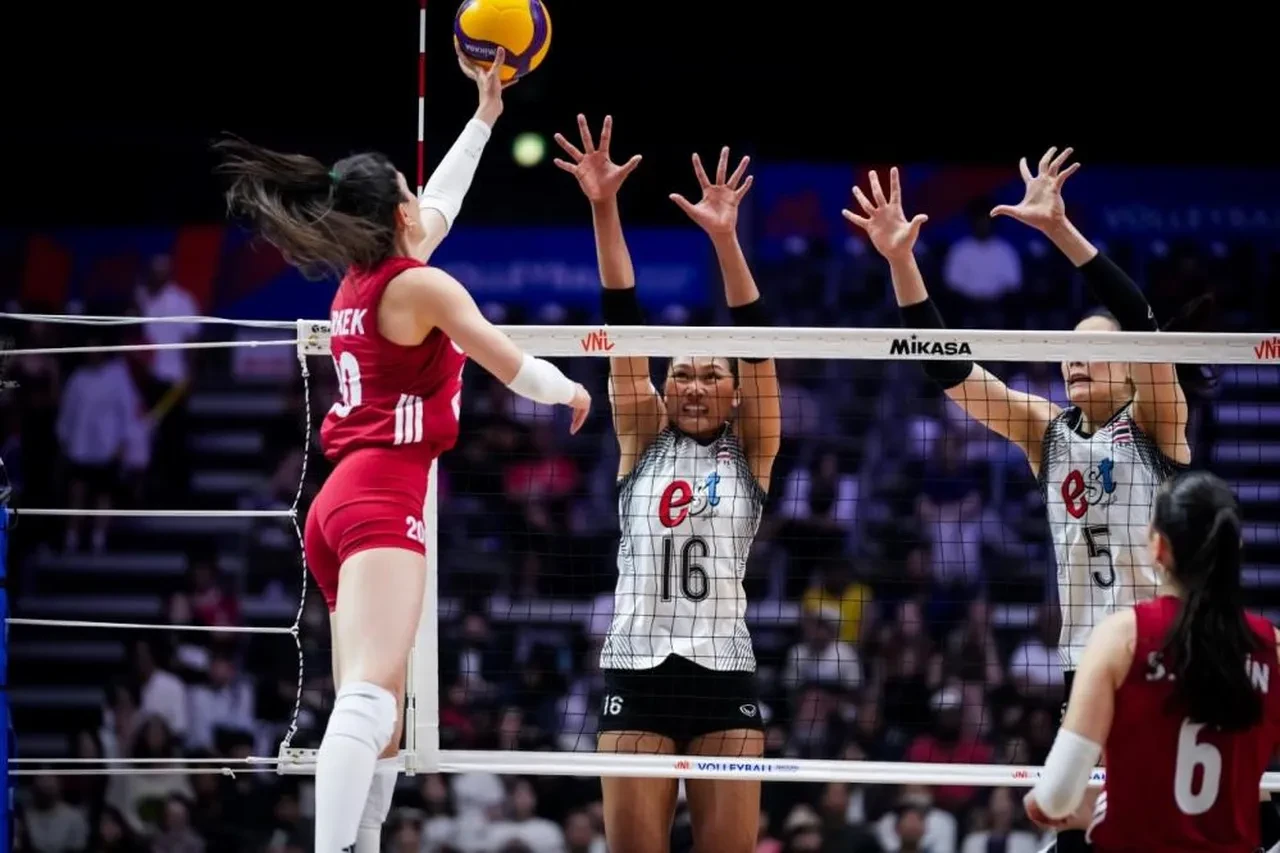 Filenin Sultanları Tayland'a geçit vermedi! Geriden gelip galibiyetle finale çıktılar