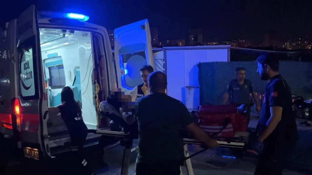 Kayseri'de bıçaklı kavga: 1’i ağır 3 kişi yaralı