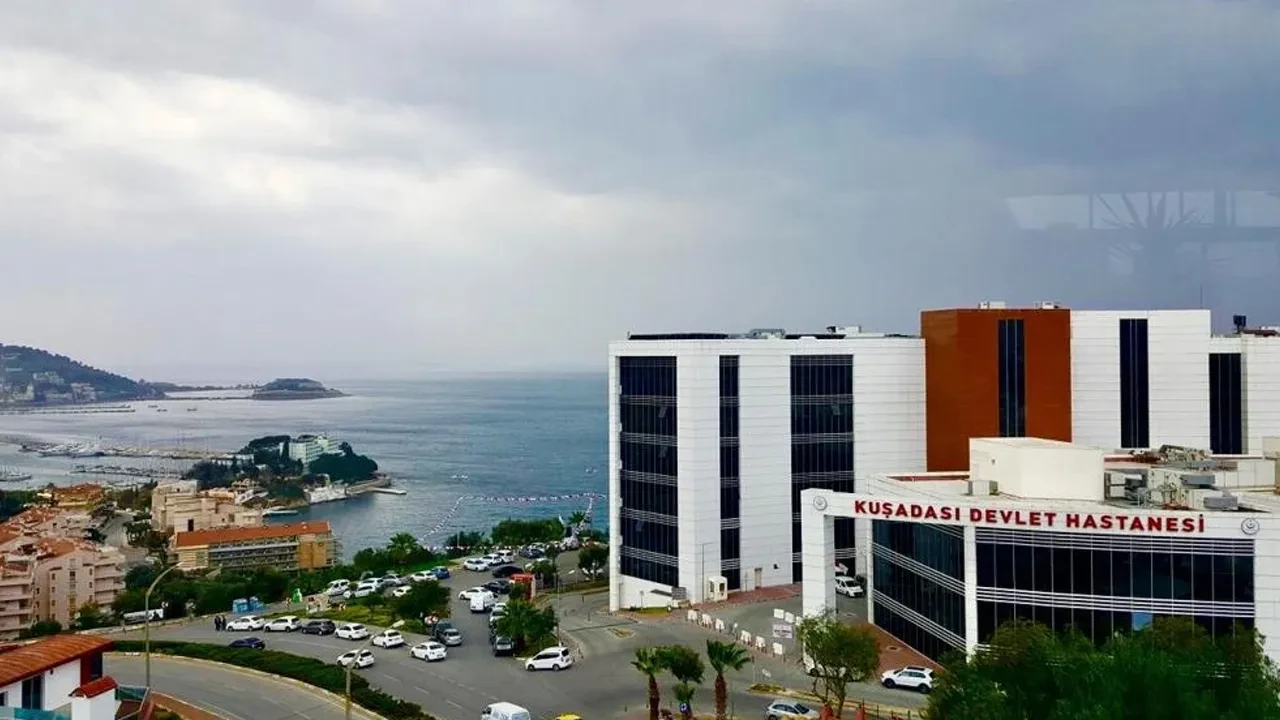 Kuşadası'nda 5 yıldızlı otelde zehirlenme iddiası: 30 kişi hastaneye kaldırıldı