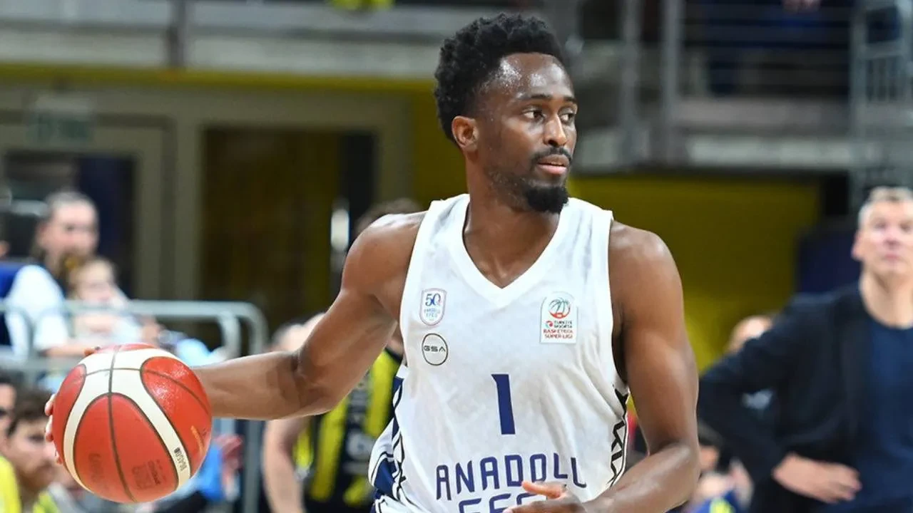 Anadolu Efes'te 8 yıllık dönem sona erdi! Rodrigue Beaubois ile yollar ayrıldı
