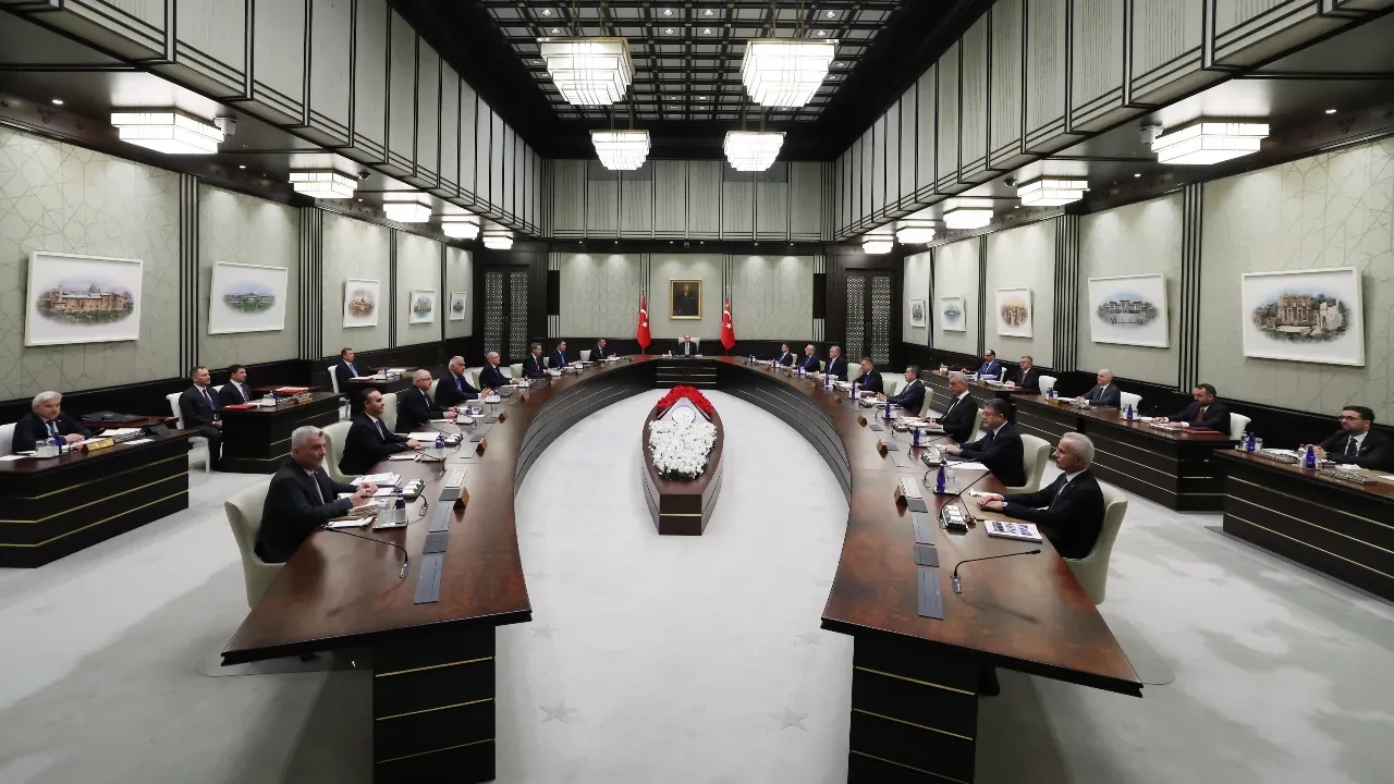 Beştepe’de kritik zirve: Kabine, Cumhurbaşkanı Erdoğan liderliğinde toplandı!