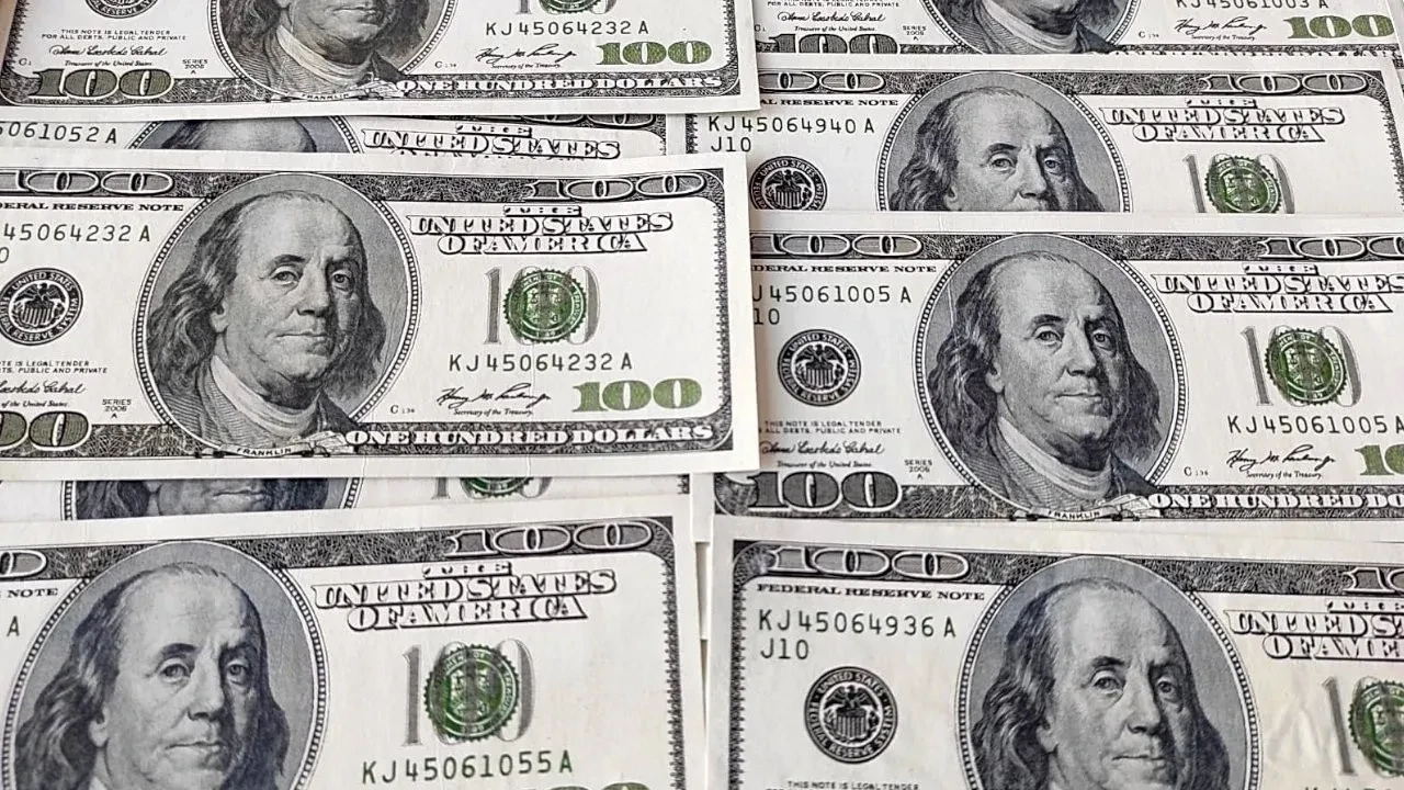 Dolar güçleniyor, ABD tahvilleri baskı altında