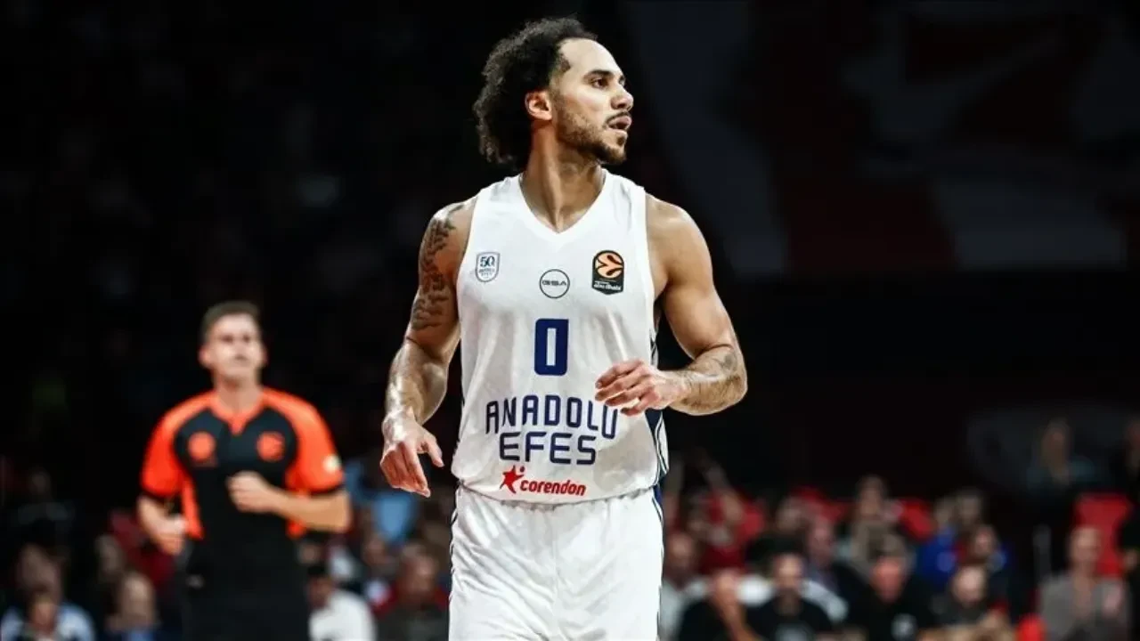 Fenerbahçe Shane Larkin transferini resmen açıkladı!