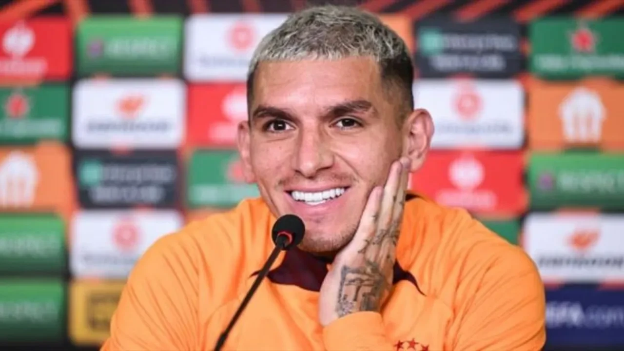 Galatasaraylı Lucas Torreira yeni sevgilisiyle görüntülendi! Kameraları görünce panikledi