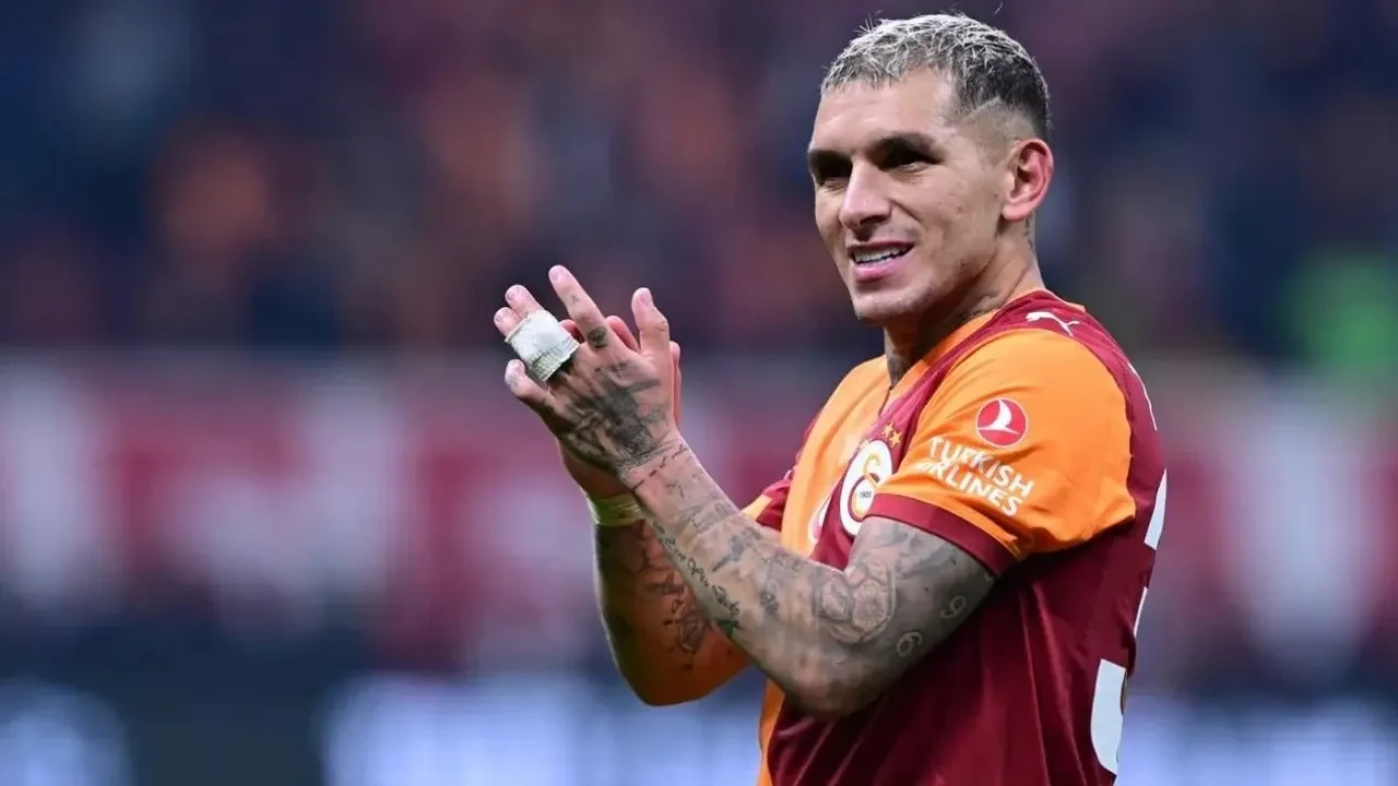 Galatasaraylı Lucas Torreira yeni sevgilisiyle görüntülendi! Kameraları görünce panikledi