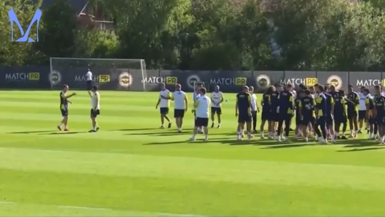 Kerem Aktürkoğlu baba oldu! Milli futbolcu ve eşi Ceren Aktürkoğlu ilk bebeklerini kucaklarına aldı