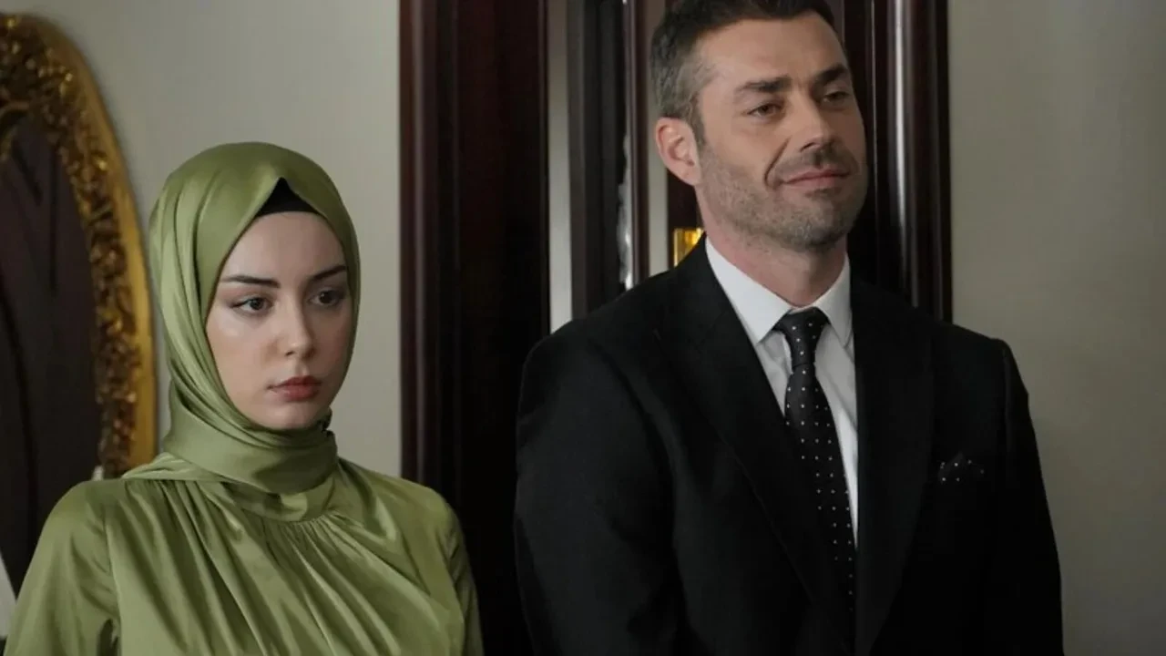 Kızılcık Şerbeti dizisinden hangi oyuncular ayrıldı? Kızılcık Şerbeti yeni sezon var mı?