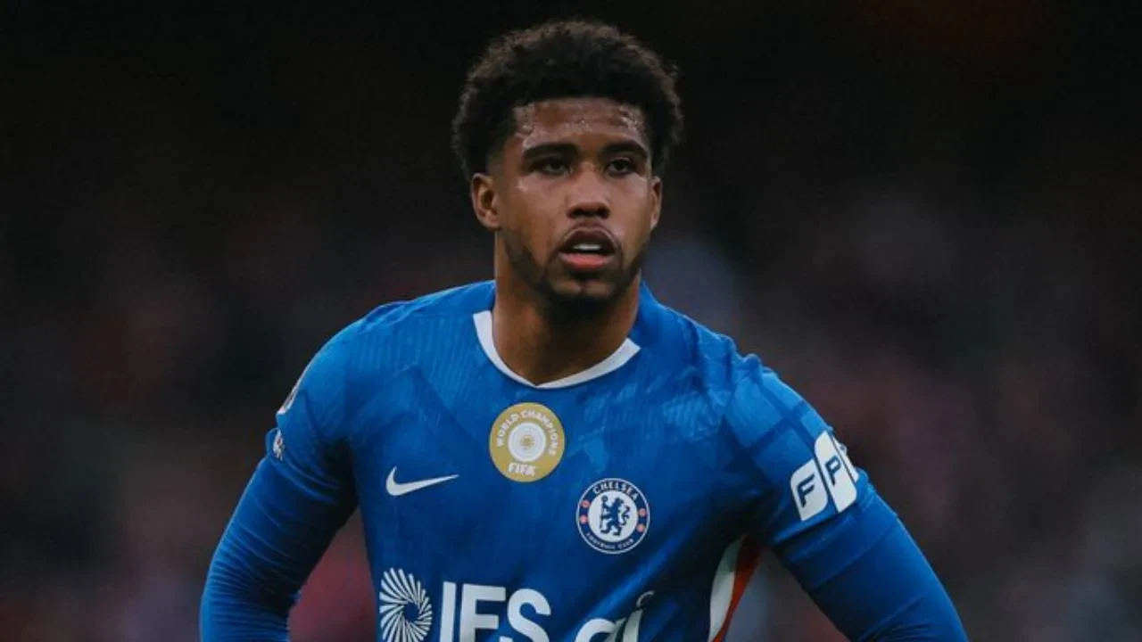 Manchester United, Andrey Santos'u transfer etti
