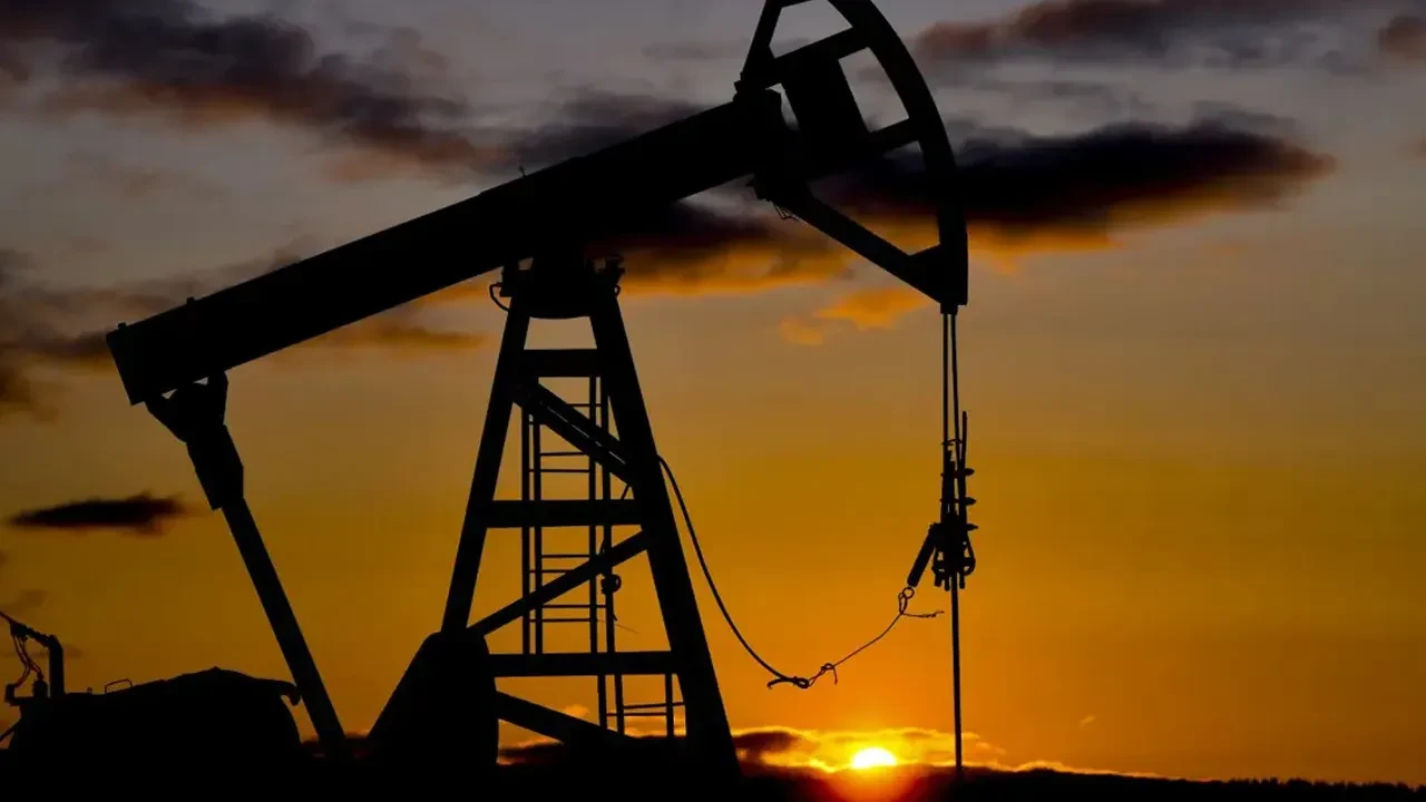 PETROL YÜKSELDİ 