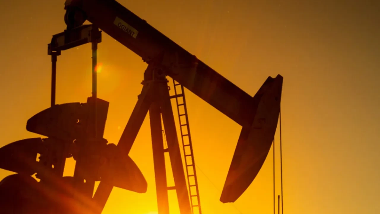 PETROL YÜKSELDİ 