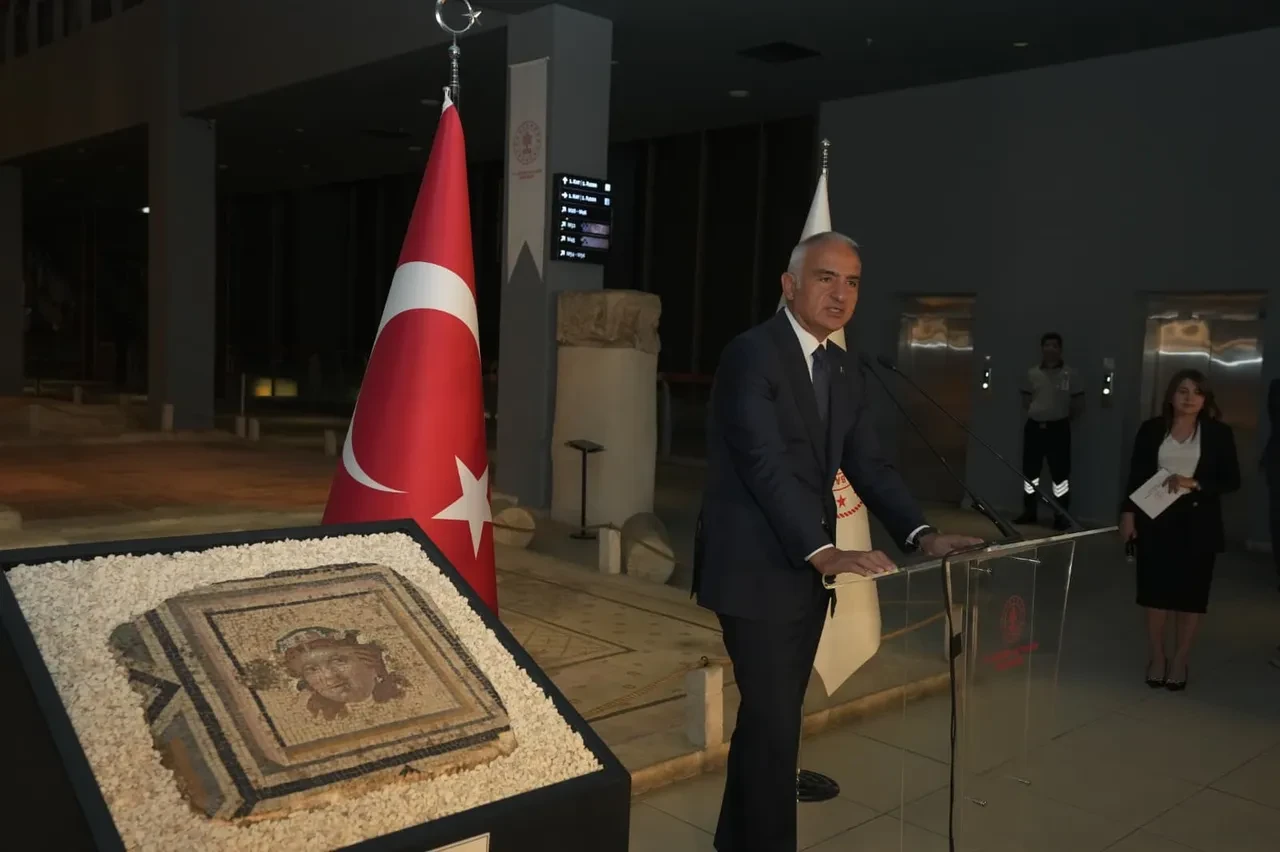 ABD’den yuvasına döndü! Zeugma mozaik paneli ait olduğu yere yerleştirildi