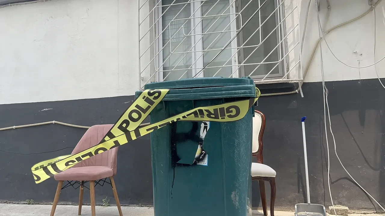 Birlikte yaşadığı kadını çekiçle dövüp boğazından bıçakladı! Caninin ifadesi kan dondurdu