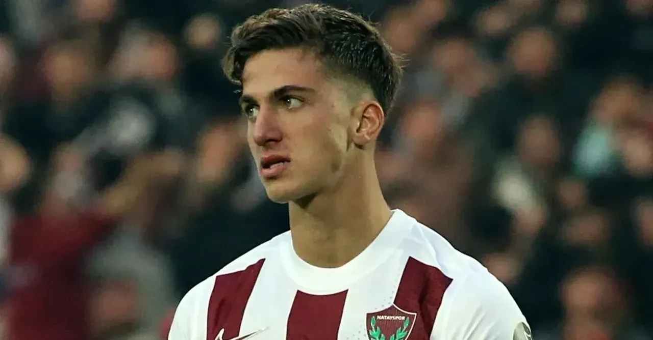 Burtuğ Yıldırım baba oldu! Milli futbolcunun oğluna verdiği isim sosyal medyayı ikiye böldü