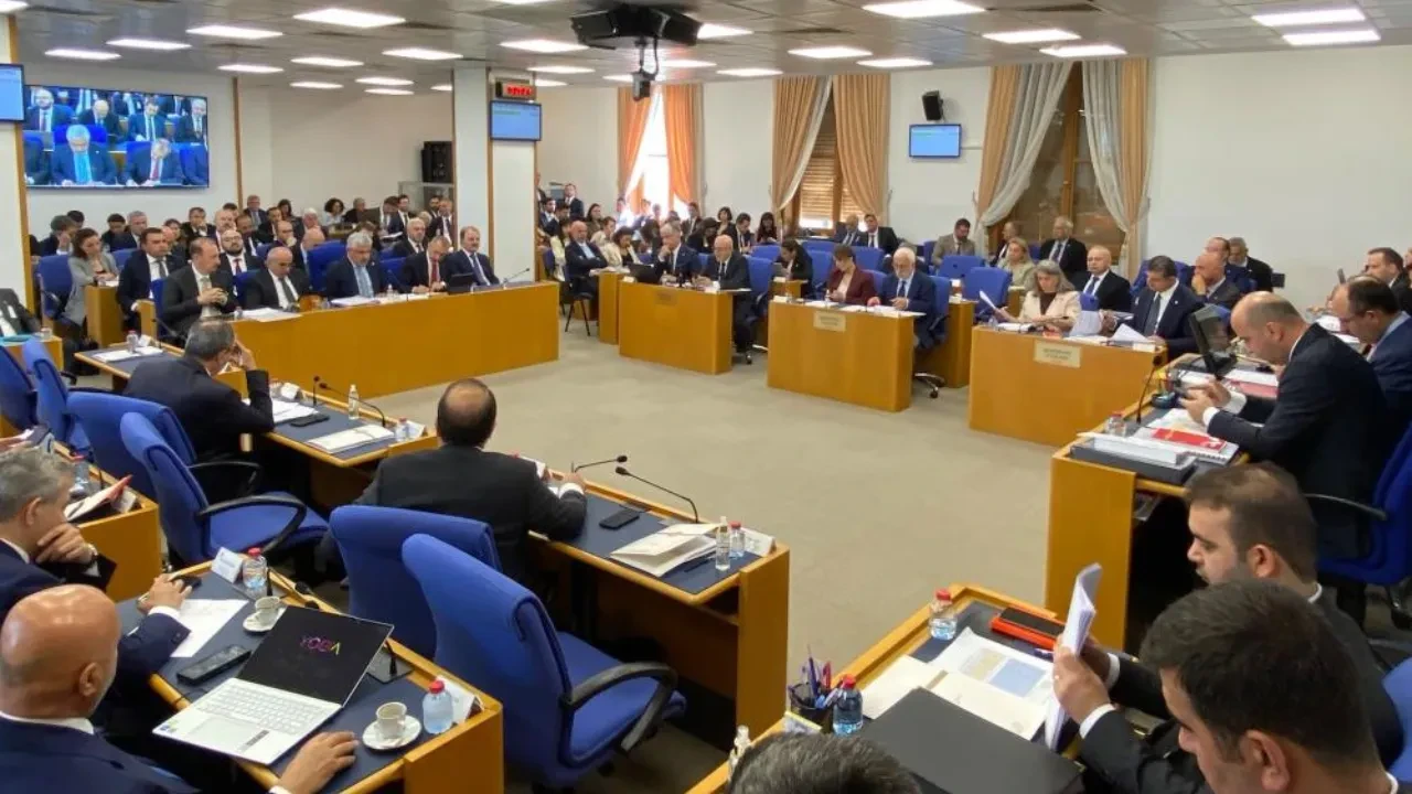 En düşük emekli maaşı belli oluyor! Kanun teklifi Plan ve Bütçe Komisyonu’nda 
