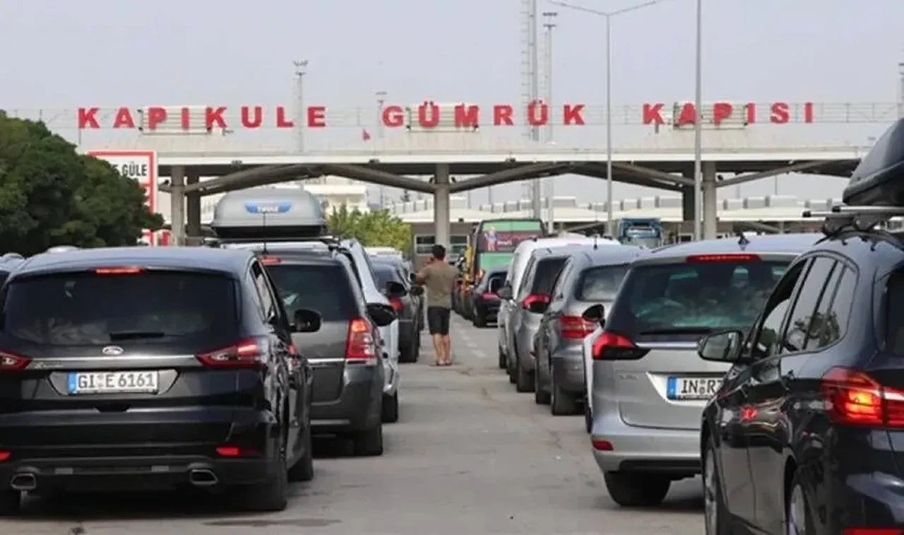 Gurbetçilere 'yabancı plakalı araç' müjdesi! Bakan Çiftçi yeni uygulamayı duyurdu