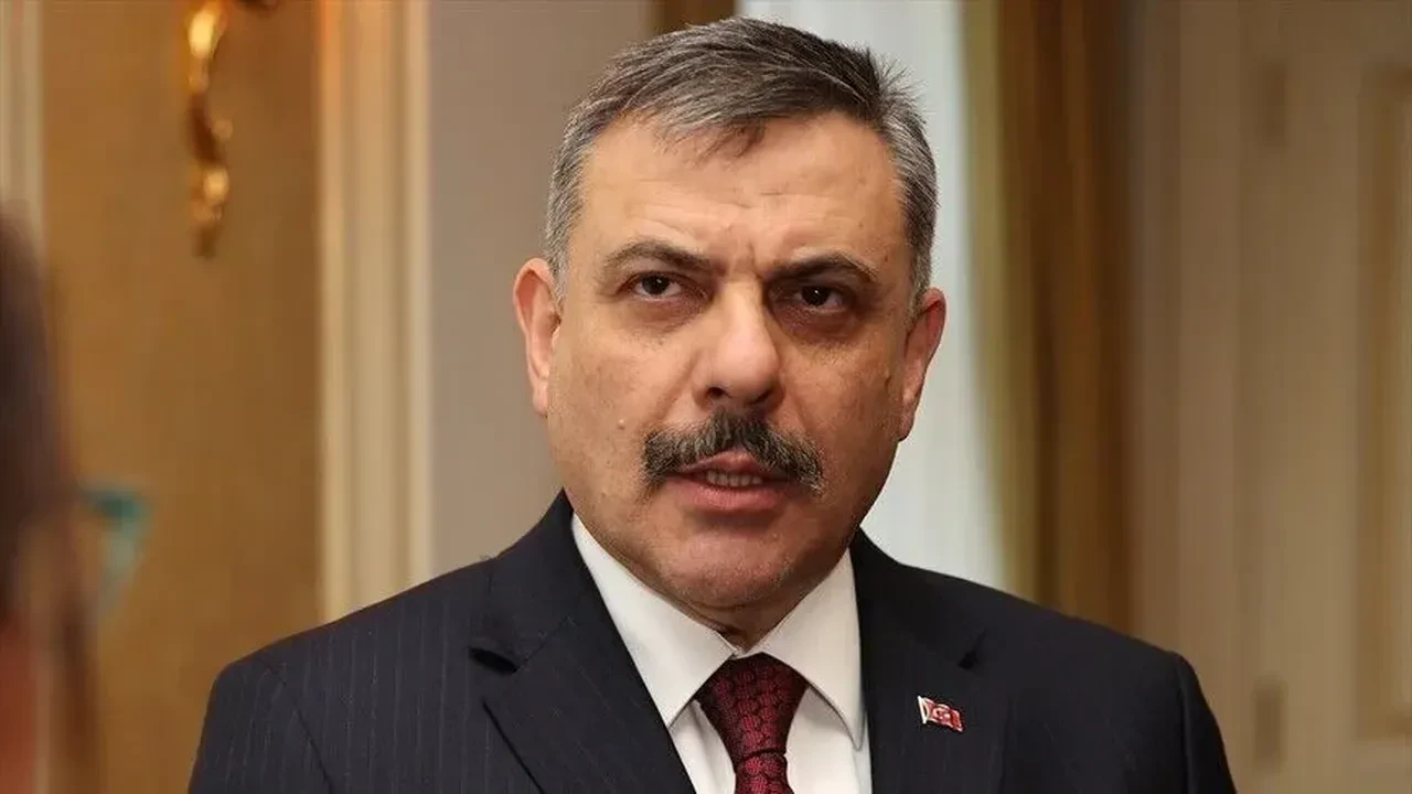 Gurbetçilere 'yabancı plakalı araç' müjdesi! Bakan Çiftçi yeni uygulamayı duyurdu