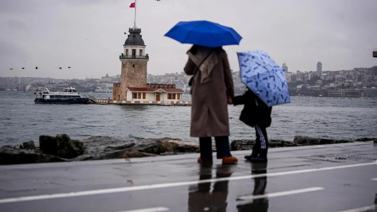 İstanbul için kuvvetli yağış ve sel uyarısı! İstanbul Valiliği saat verdi: İşte riskli ilçeler