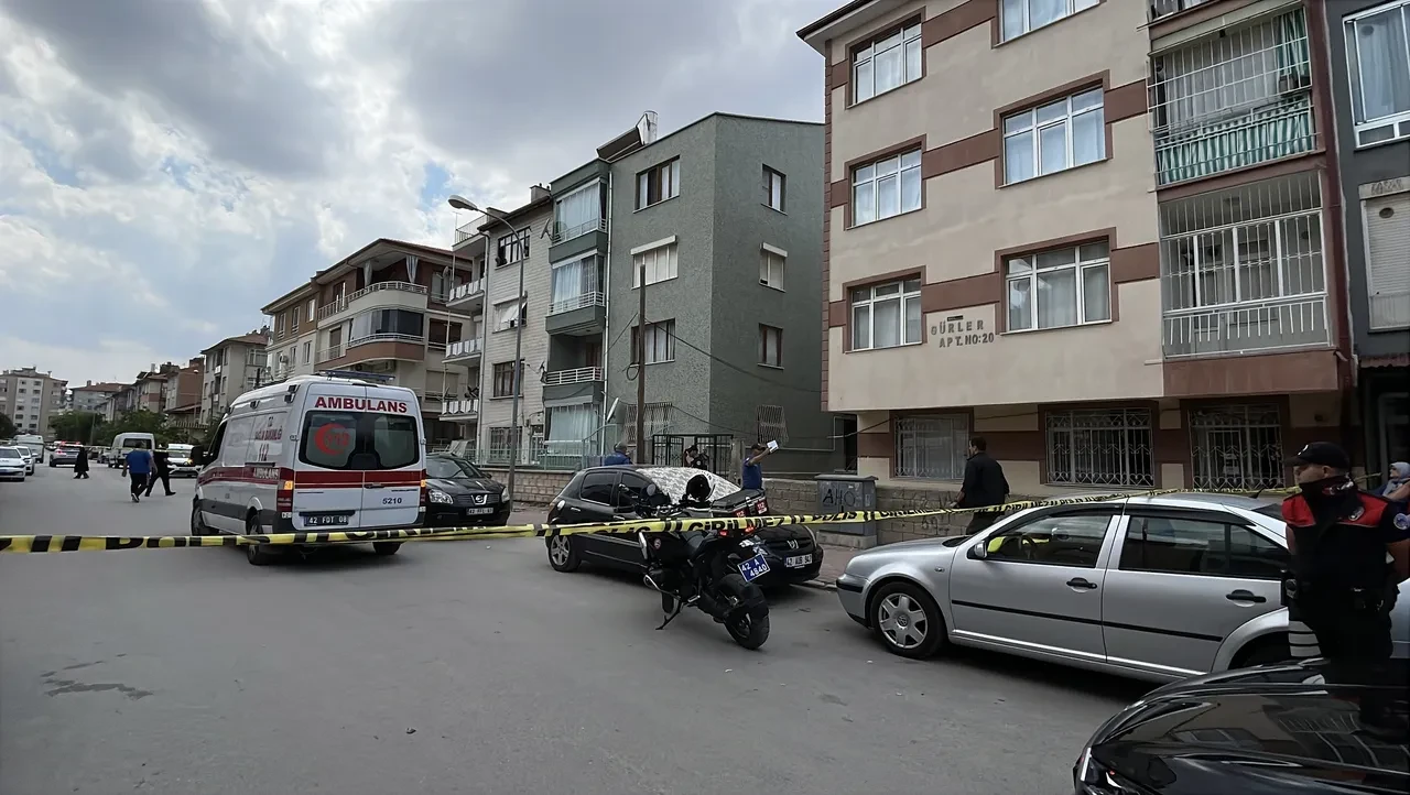 Konya'da korkunç olay! Üvey annesi ve kız kardeşinin boğazını kesti
