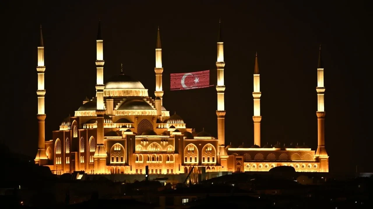 Neden sela okunuyor? 15 16 Temmuz bugün saat kaçta sela okunacak?