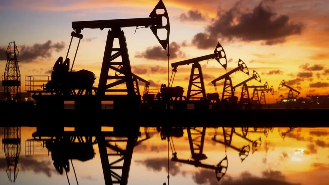 PETROL YÜKSELDİ 