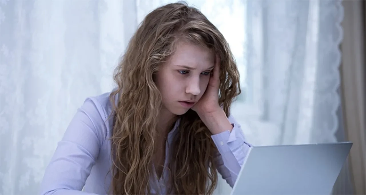 Yaz depresyonuna dikkat! Sosyal medya ve tatil baskısı ruh sağlığını etkiliyor