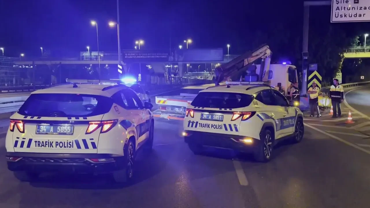 15 Temmuz Şehitler Köprüsü darbe girişiminin yıl dönümünde etkinlikler için trafiğe kapatıldı