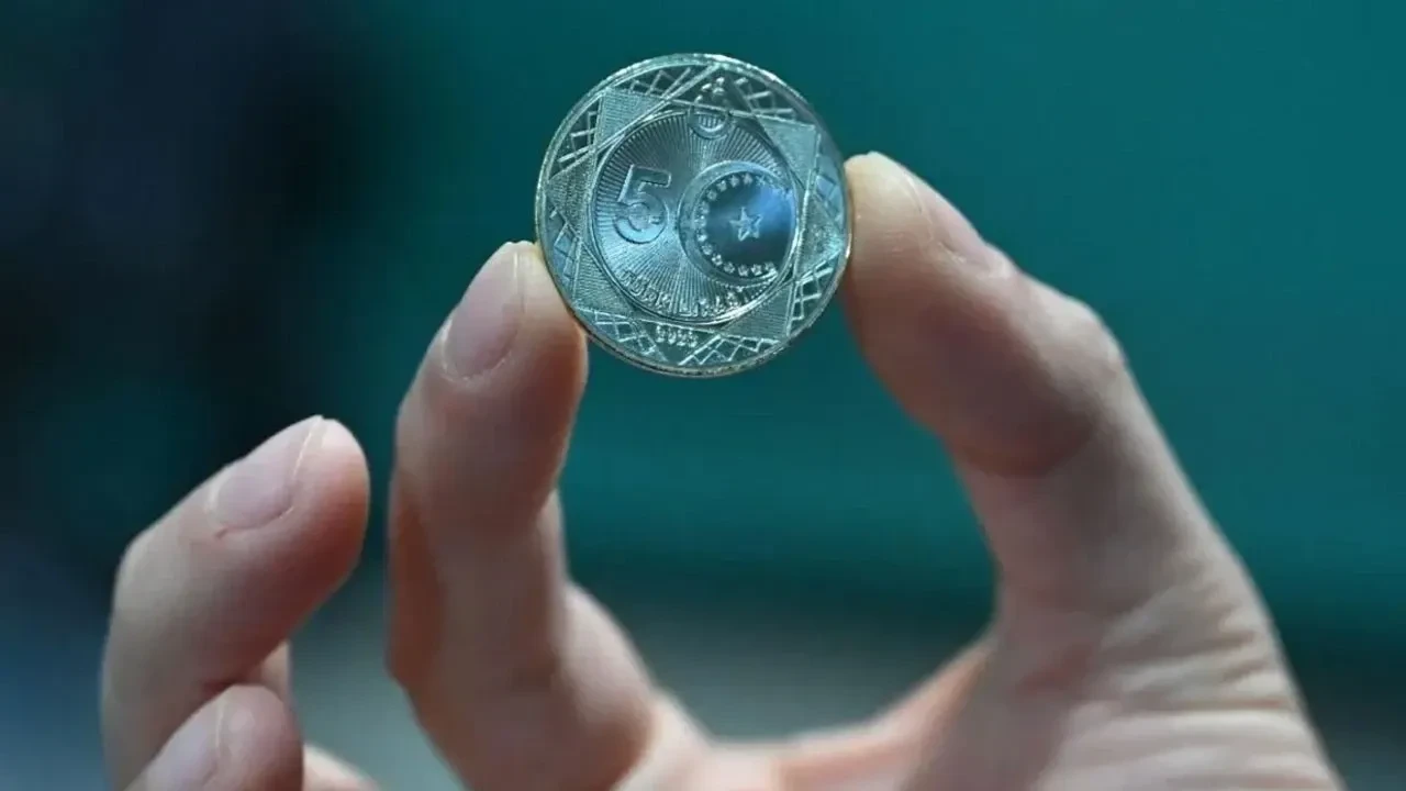 15 Temmuz'un 10. yılına özel tasarımlı 5 lira basıldı