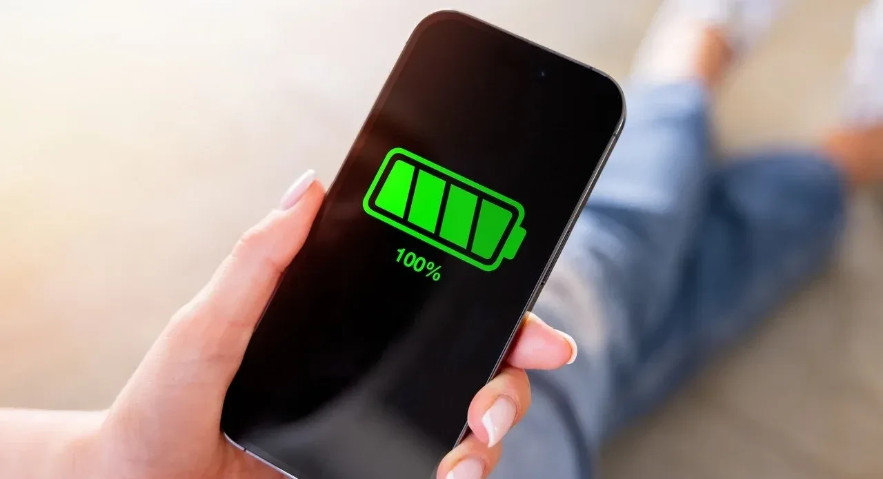 Akıllı telefonu gece şarjda bırakmak bataryayı bozar mı? İşte doğru bilinen yanlışlar
