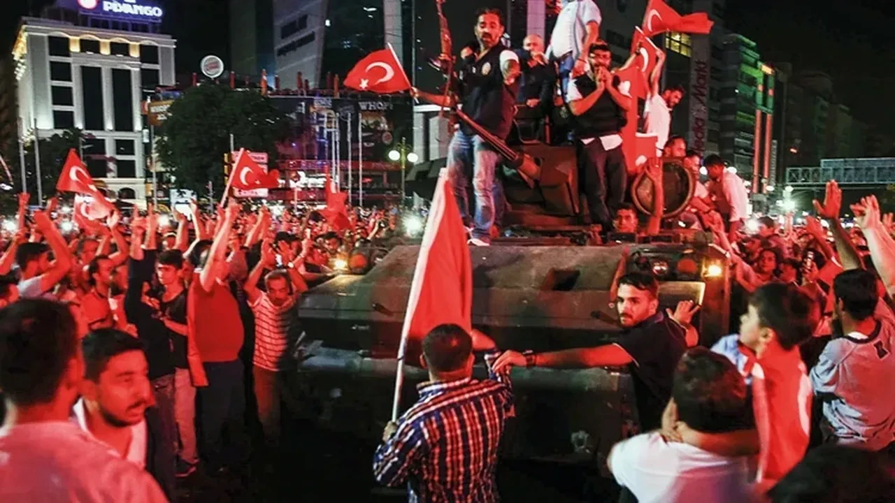 Darbecilerin ihanet taktiği! Dönemin valisi 15 Temmuz'da sınır planını anlattı