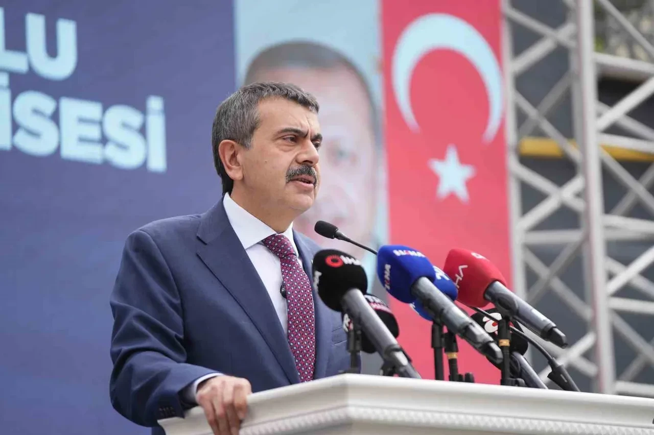Milli Eğitim Bakanlığı 33 bin FETÖ bağlantılı öğretmeni ihraç etti: Bakan Tekin'den 'teyakkuzdayız' mesajı