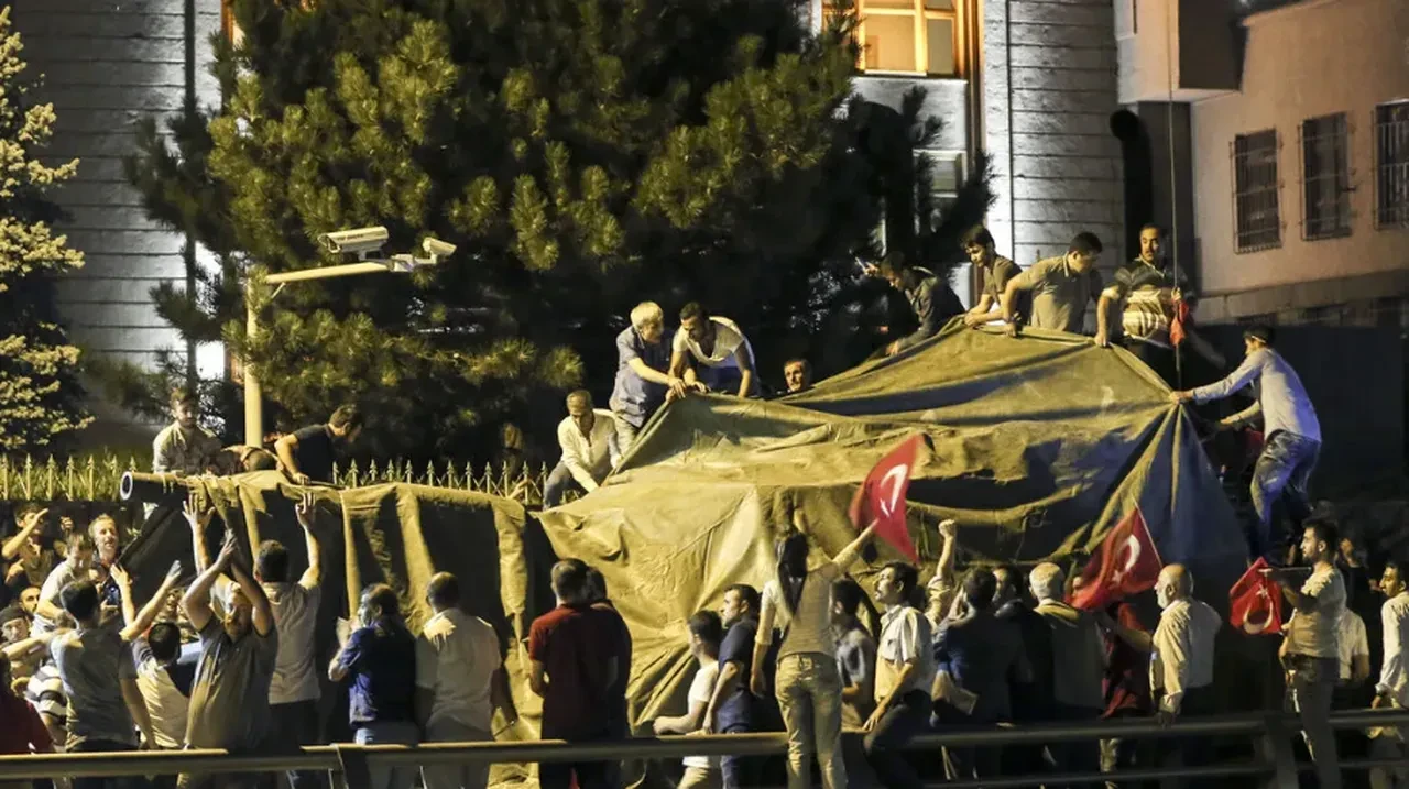 Nedim Şener'den 15 Temmuz'un 10. yılında çarpıcı FETÖ mesajı: 'Mücadele yeni bir boyuta taşınmalı'