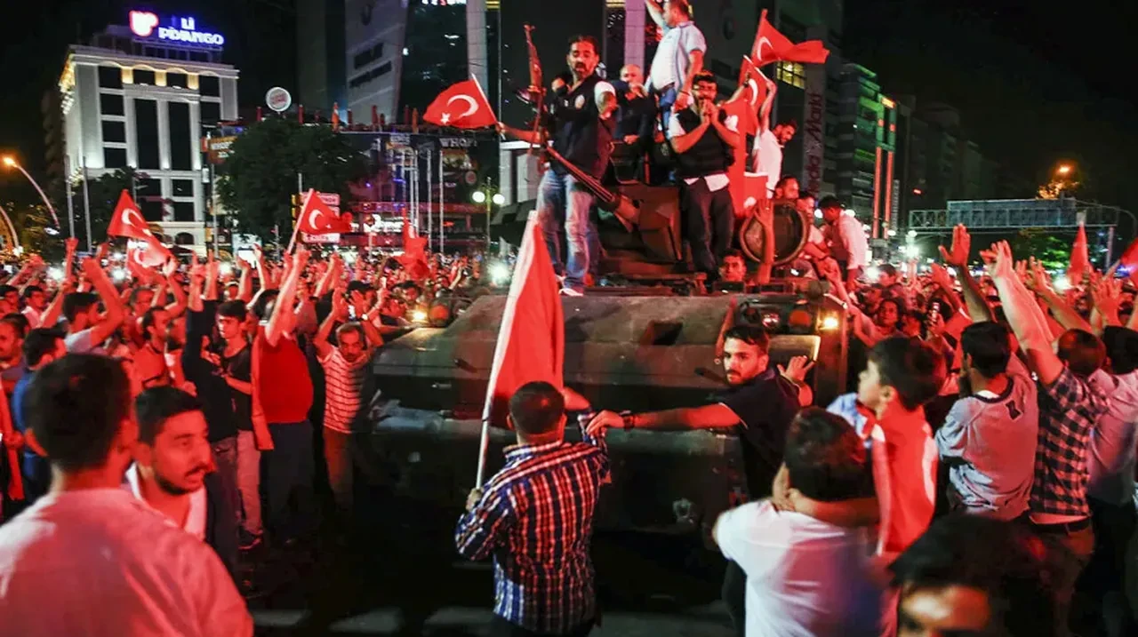 Nedim Şener'den 15 Temmuz'un 10. yılında çarpıcı FETÖ mesajı: 'Mücadele yeni bir boyuta taşınmalı'