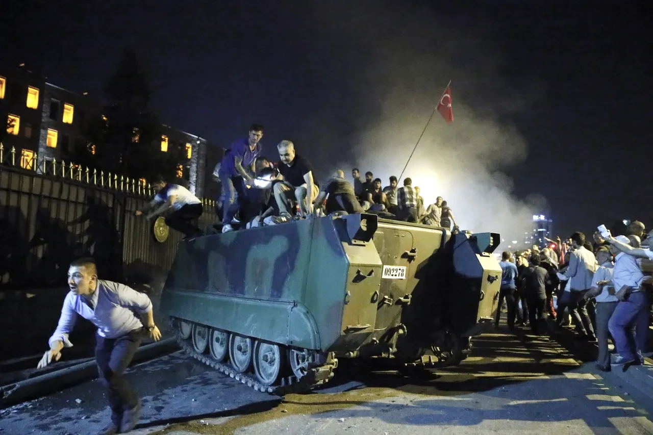 Siyasilerden 15 Temmuz mesajı: Aziz milletimizin eşsiz direnişi