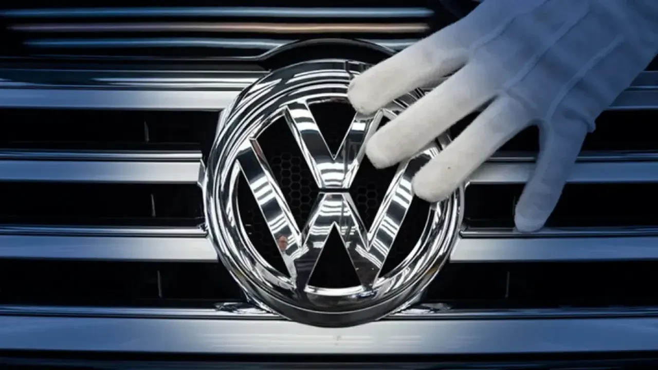 Volkswagen küçülüyor! Liste belli oldu: İşte üretilmeyecek modeller…