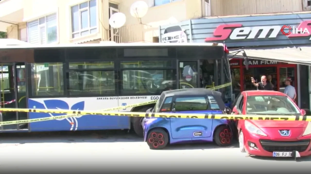 Ankara'da EGO otobüsünün iş yerine daldığı dehşet anları kamerada: 7 yaralı