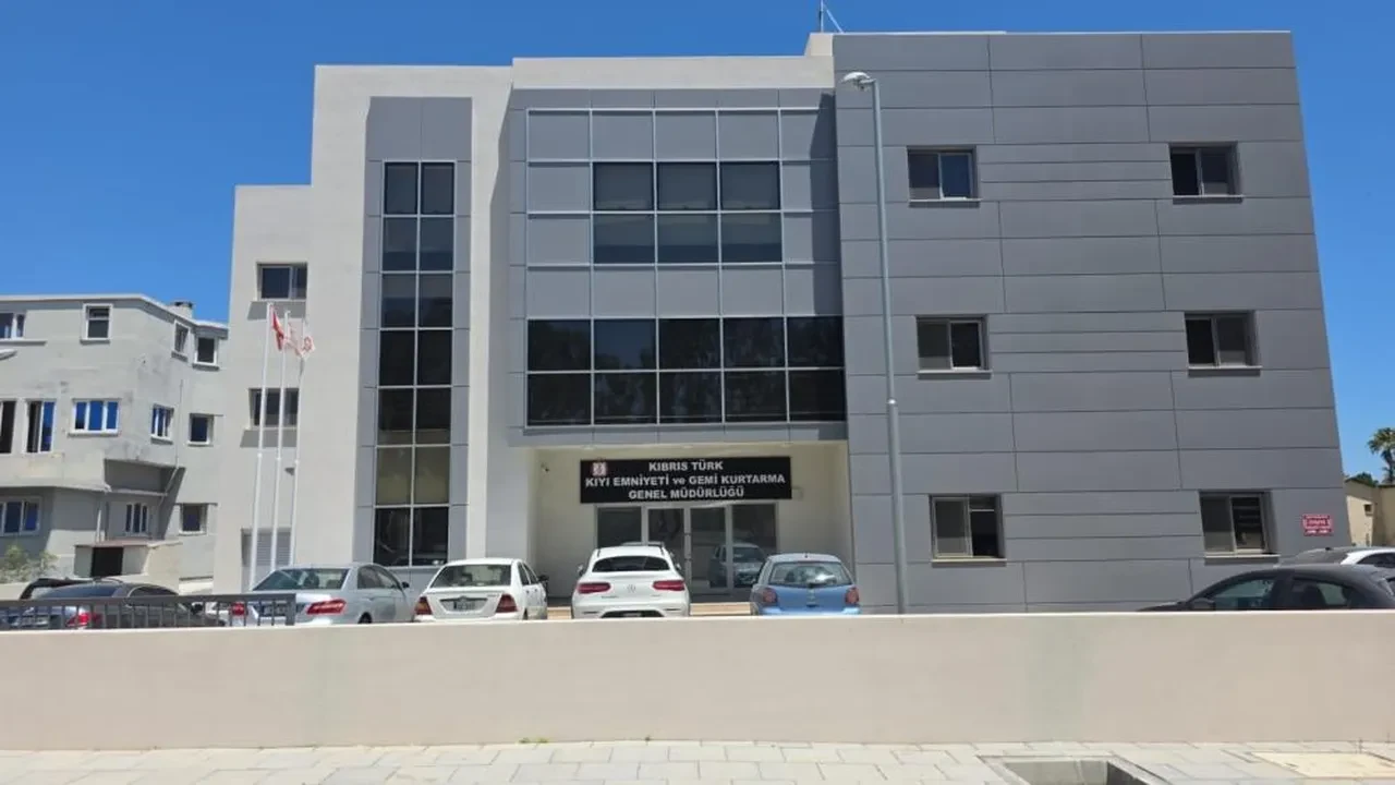 Bakan Uraloğlu duyurdu! 'KKTC'nin deniz yetki alanlarında gemi trafiğini izlemeye başlayacağız'
