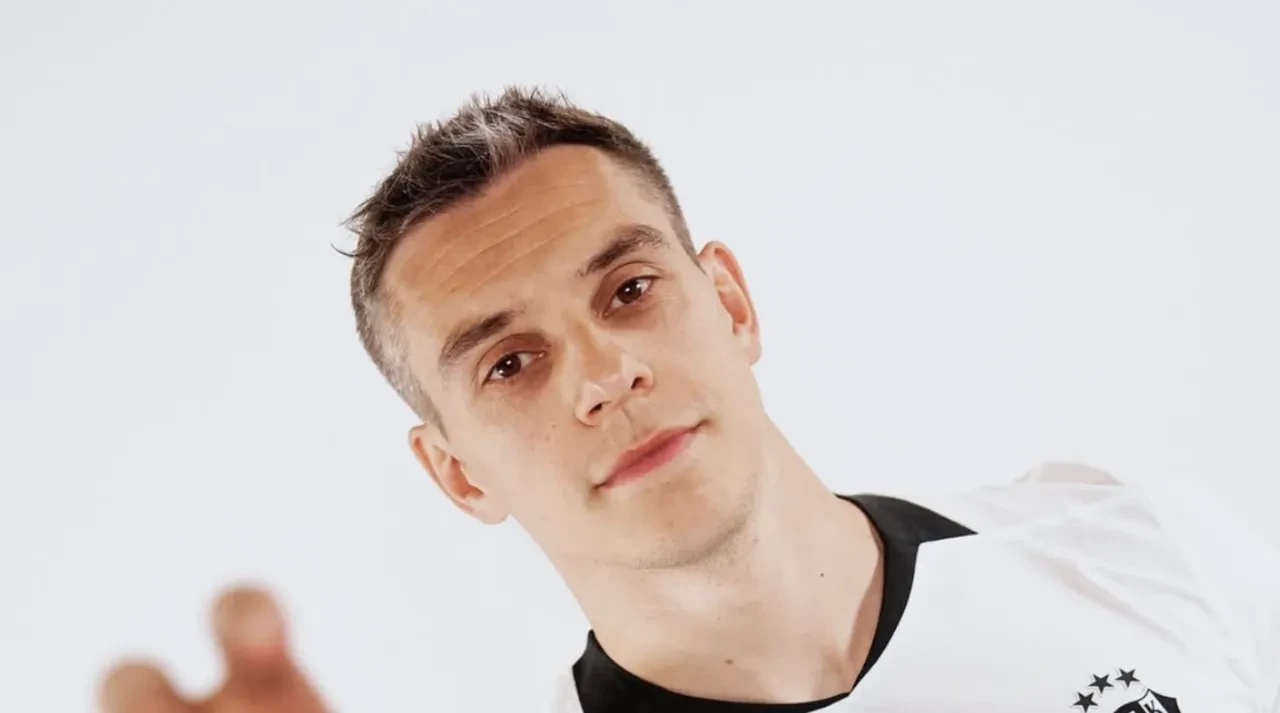 Beşiktaş imza töreni hangi kanalda? Trossard imza töreni canlı yayında gerçekleşti!