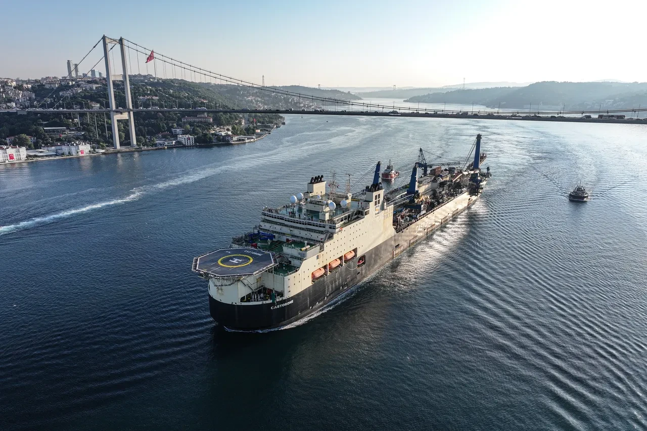 Dev gemi İstanbul Boğazı’ndan geçti
