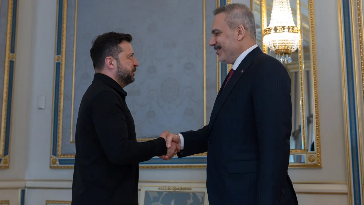 Dışişleri Bakanı Hakan Fidan Ukrayna'da Zelenskiy ile bir araya geldi 